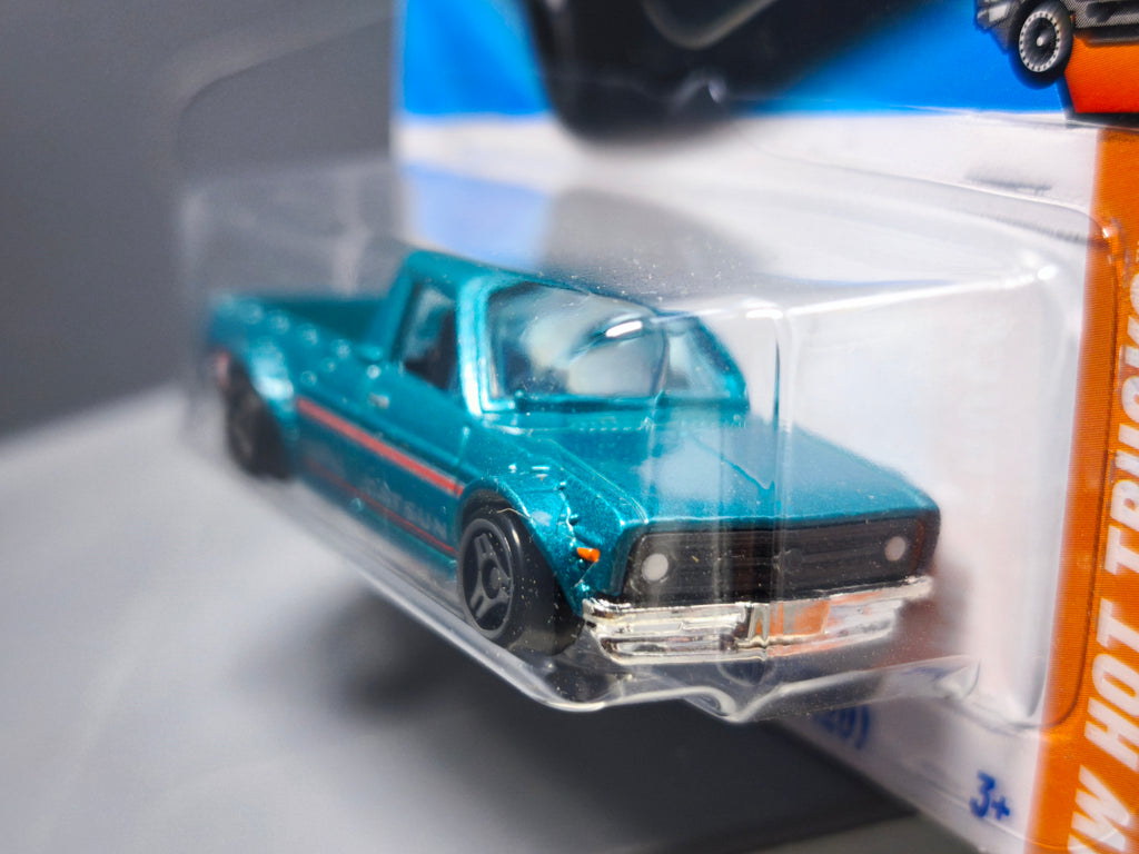 Hot Wheels 1975 datsun Sunny truck (B120) 2025-093 (NP09)
