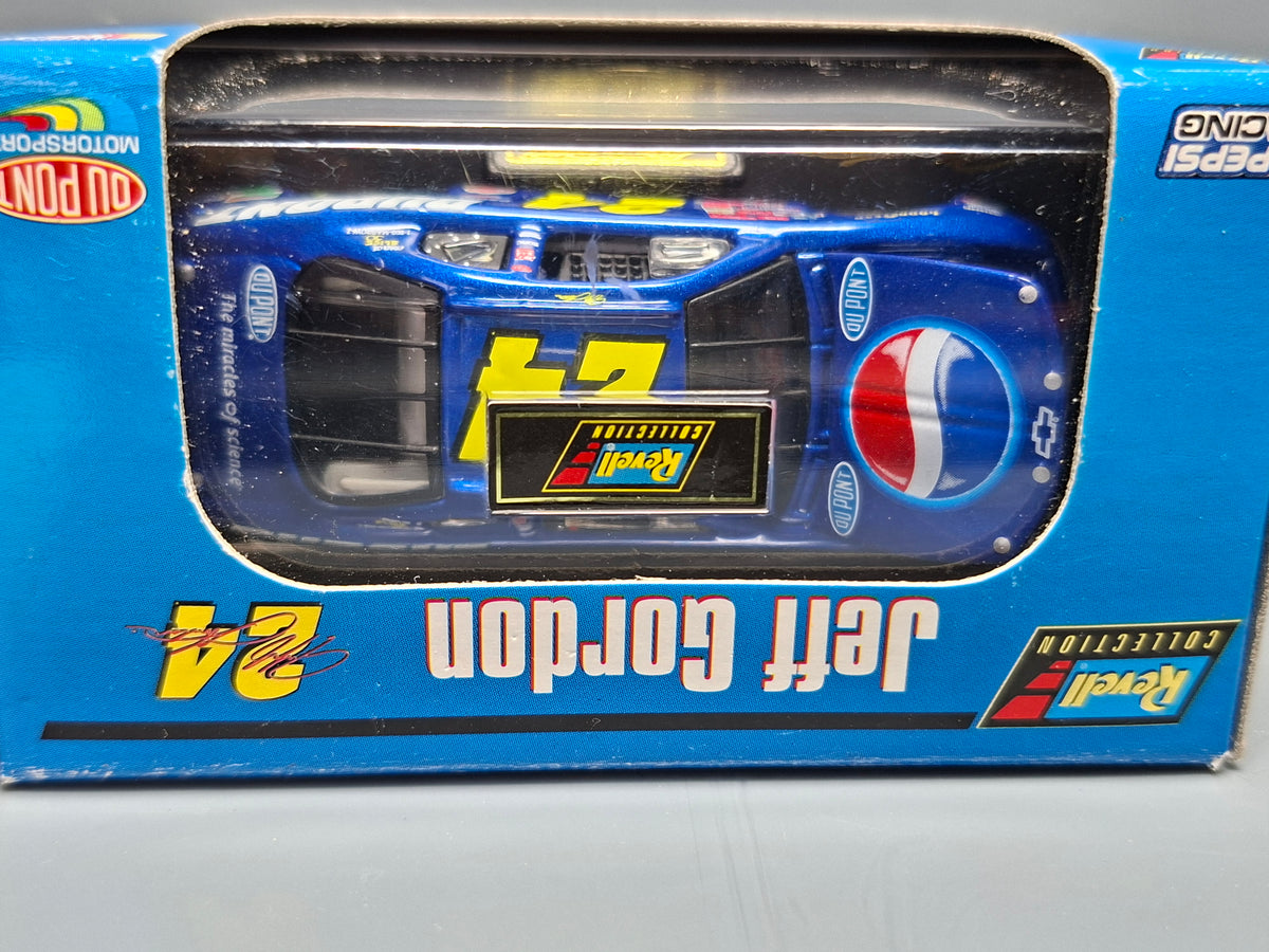 Revell 1/64 2001 Dupont Pepsi Chevrolet Monte Carlo Jeff Gordon limitée   (NP22)