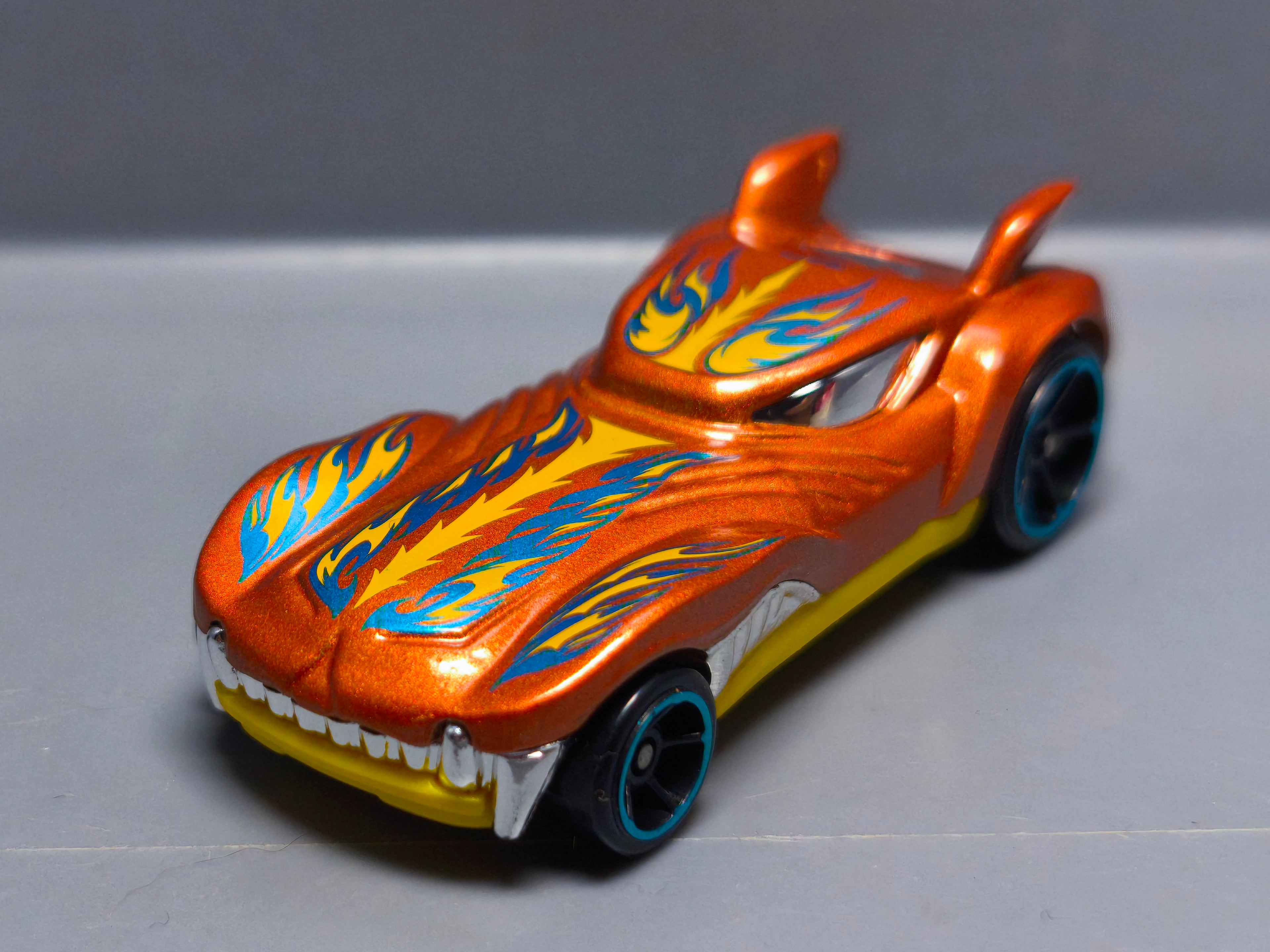Hot Wheels Howlin heat 2014-067 (A07)