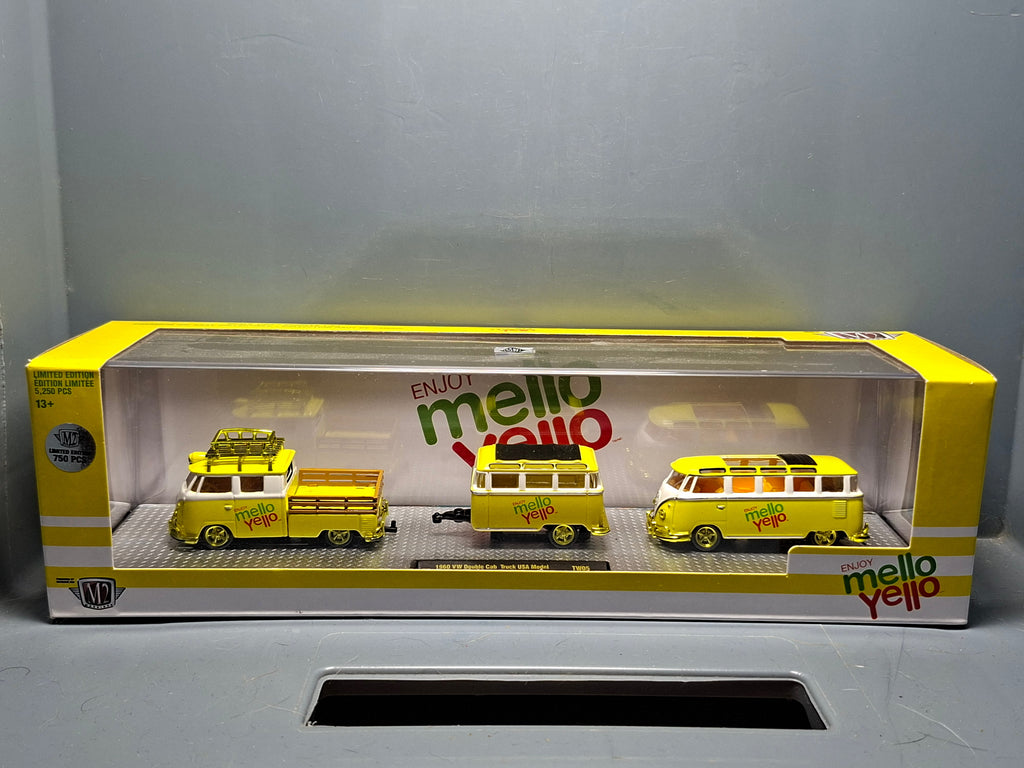 M2 Machines Coca Cola Mello Yello Volkswagen Double Cab Microbus Chase (CT08)