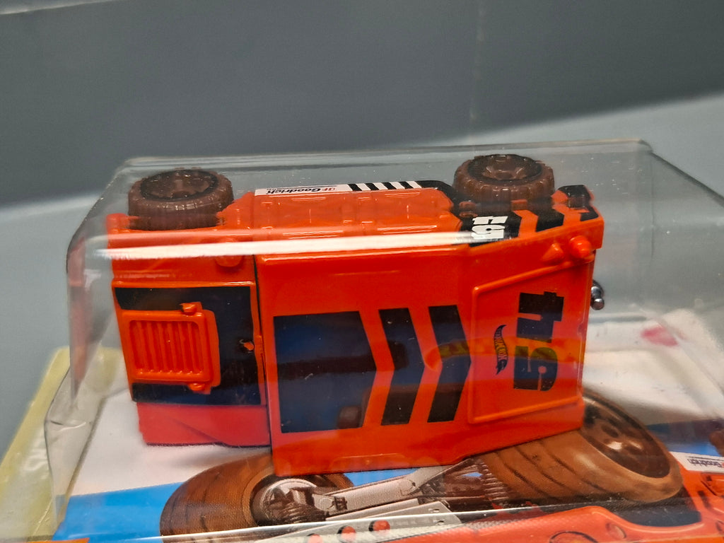Hot Wheels Humvee 2022-025 bulle fendue  (NP22)
