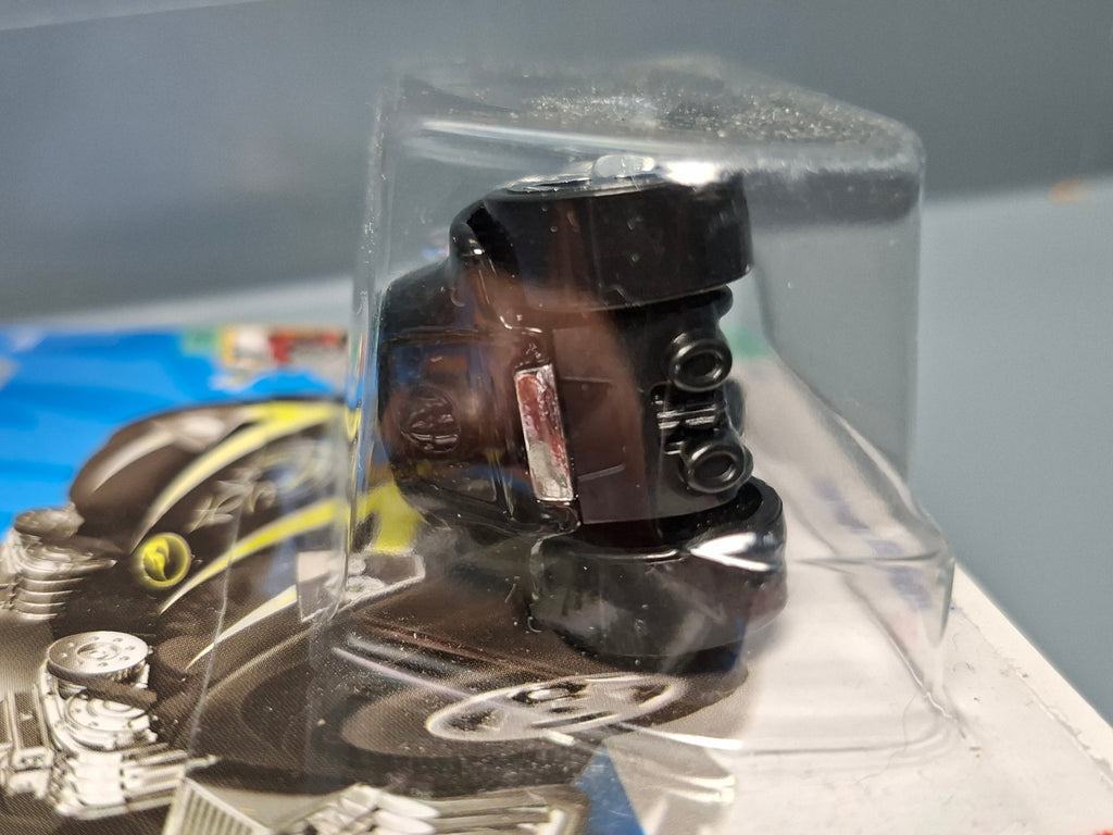 Hot Wheels Treasure Hunt Twin mill  2022-081 (NP19)
