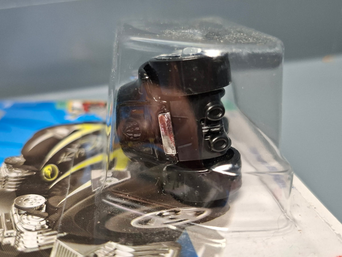 Hot Wheels Treasure Hunt Twin mill  2022-081 (NP19)