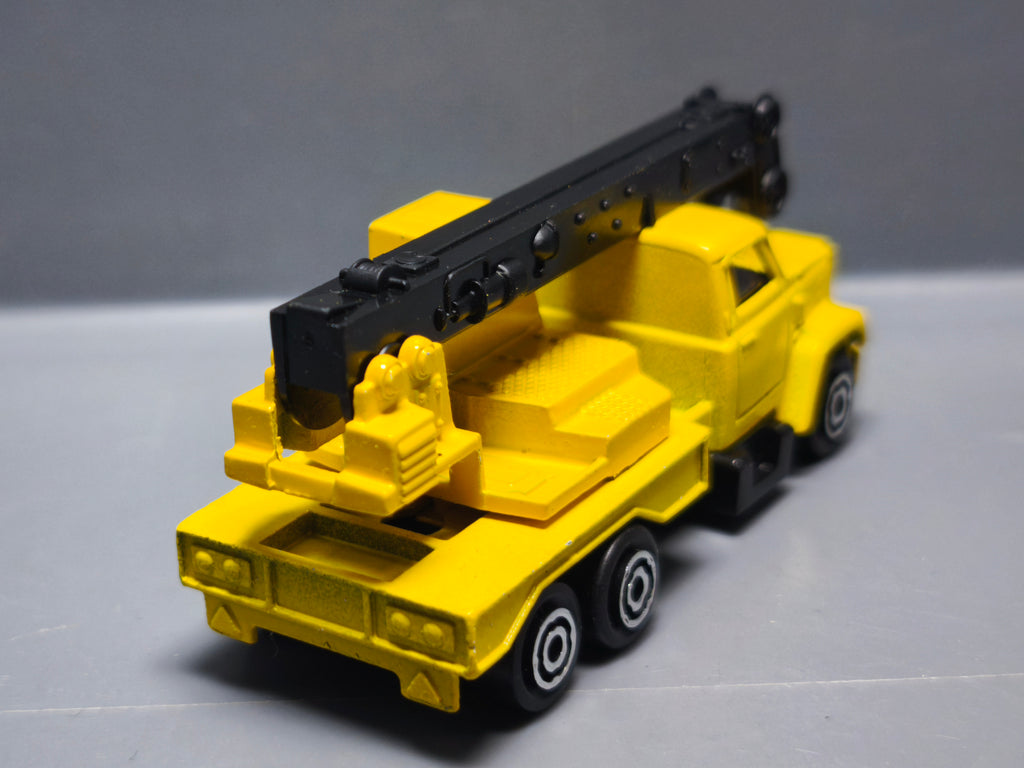 Majorette 1987/90 série 200 MIF GMC brigadier crane truck  (A27)