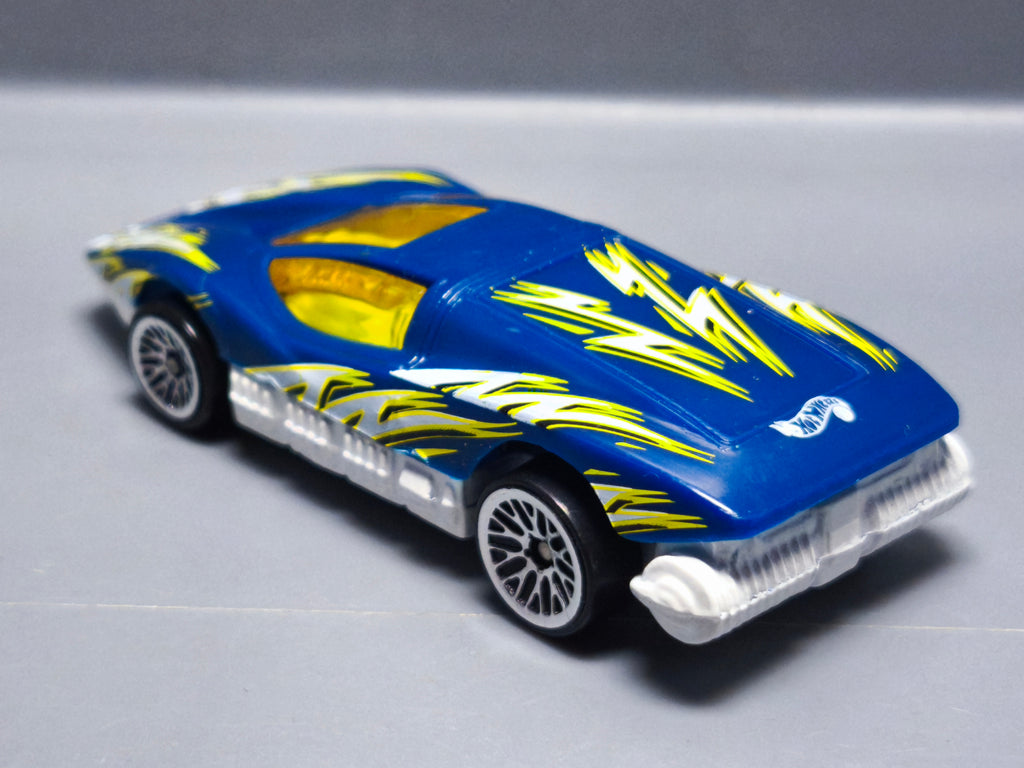 Hot Wheels 2002 kringle's Kruisers Silver bullet    (A29)