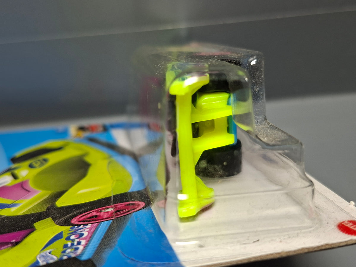 Hot Wheels Let's go  2022-015 (NP24)