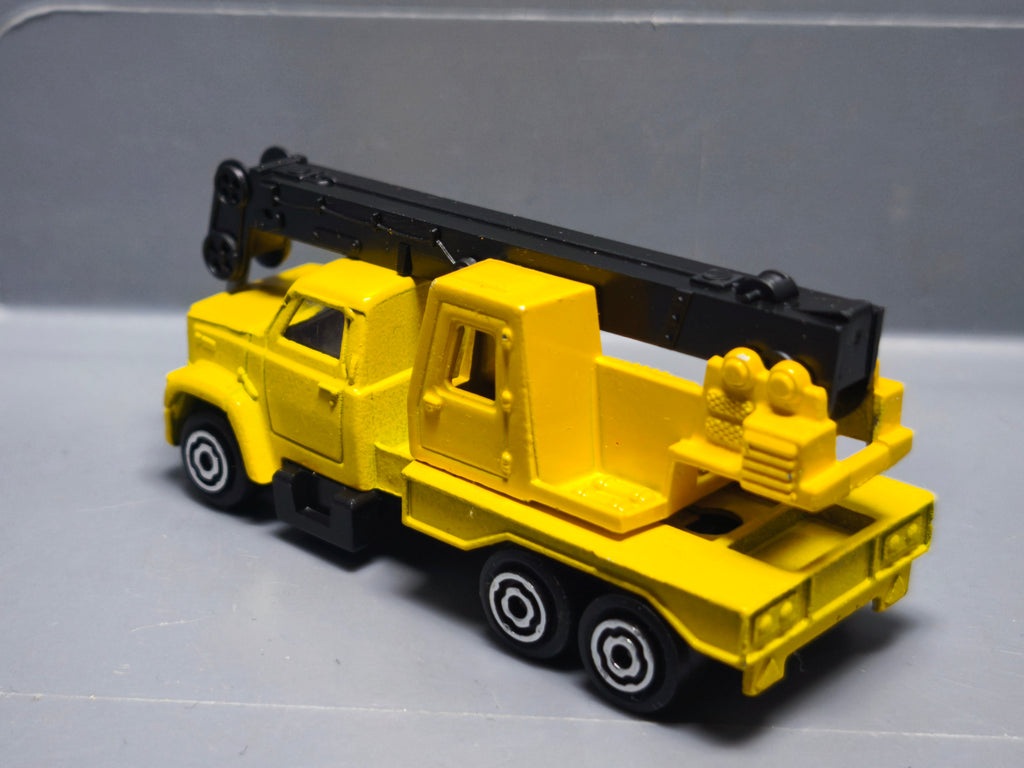 Majorette 1987/90 série 200 MIF GMC brigadier crane truck  (A27)