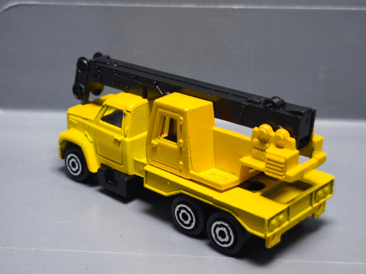 Majorette 1987/90 série 200 MIF GMC brigadier crane truck  (A27)