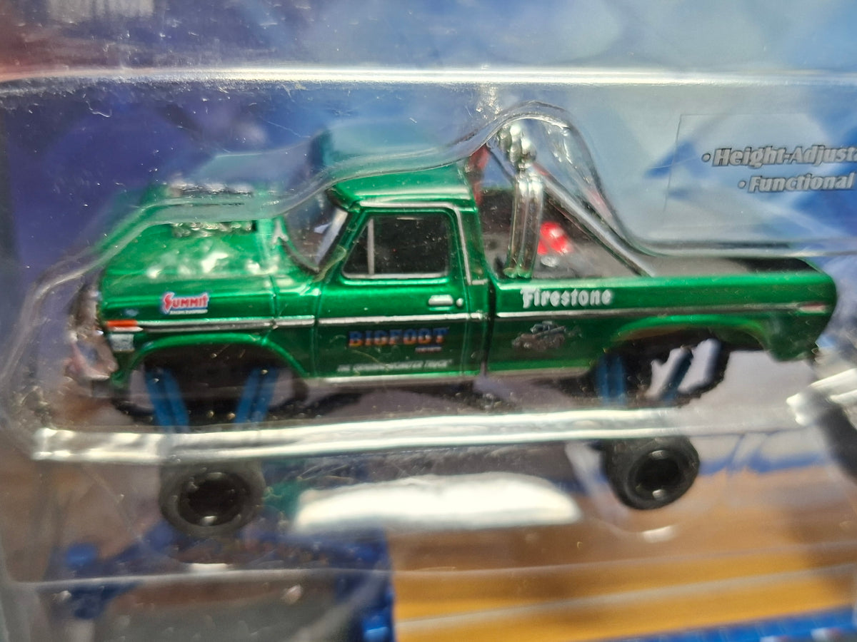 Greenlight Bigfoot Chase 1974 Ford f-250 et gooseneck trailer et tires (CT01)