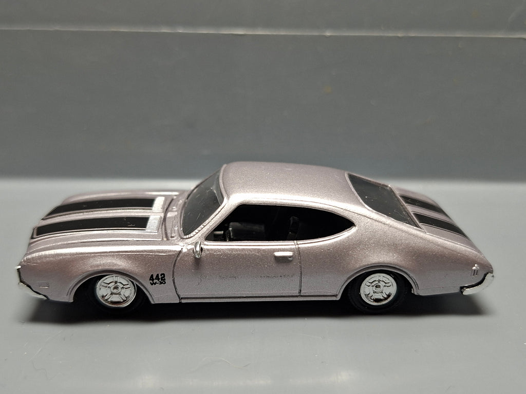 Racing Champions 1996 exclusive multipack  69 olds 442     (NP26)