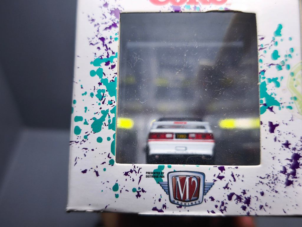 M2 Machines Chase Coca Cola 1990 Ford C-8000 & 1990 Ford Mustang GT (CT10)