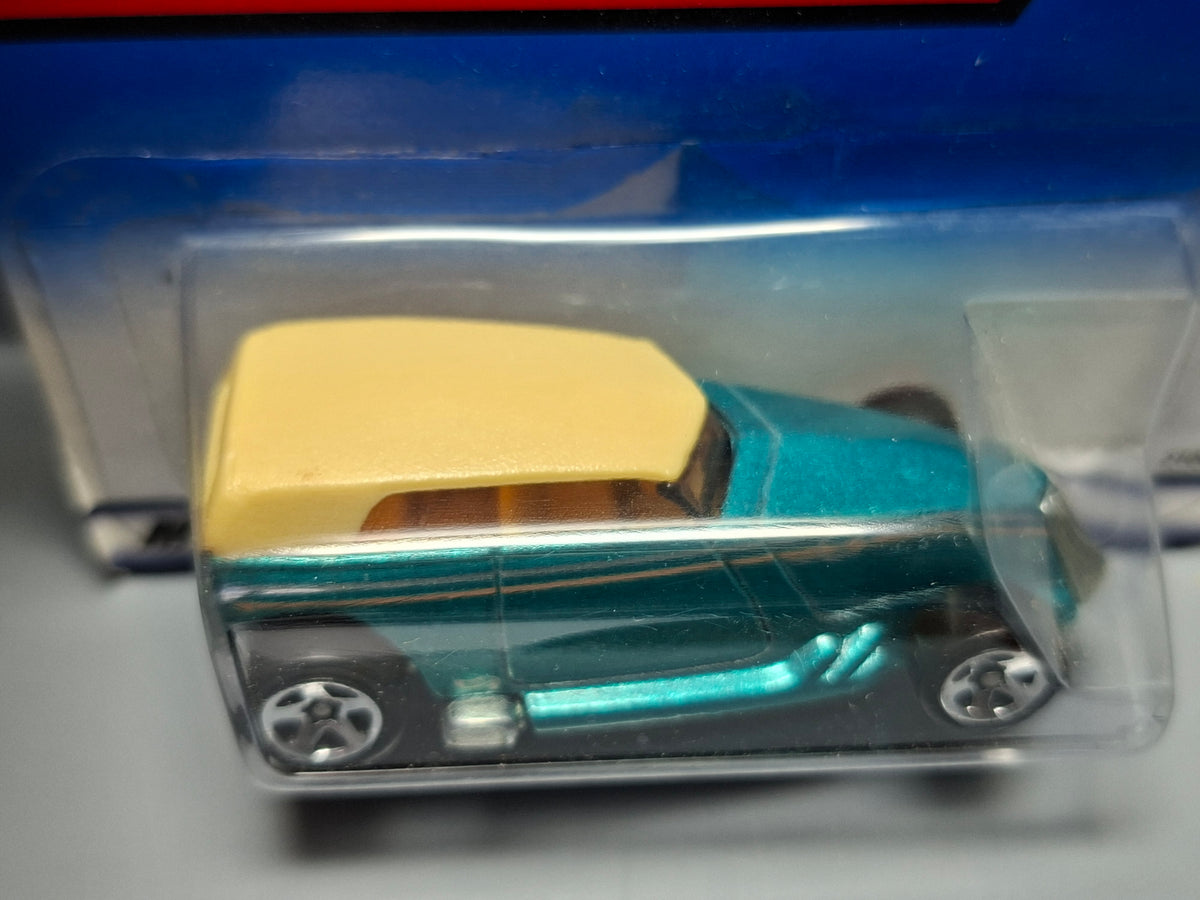 Hot Wheels Phaeton 1999-916  (NP24)