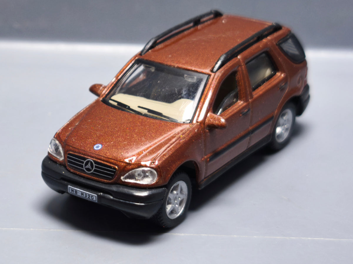 Hongwell 1/72  Mercedes benz M Class (A18)