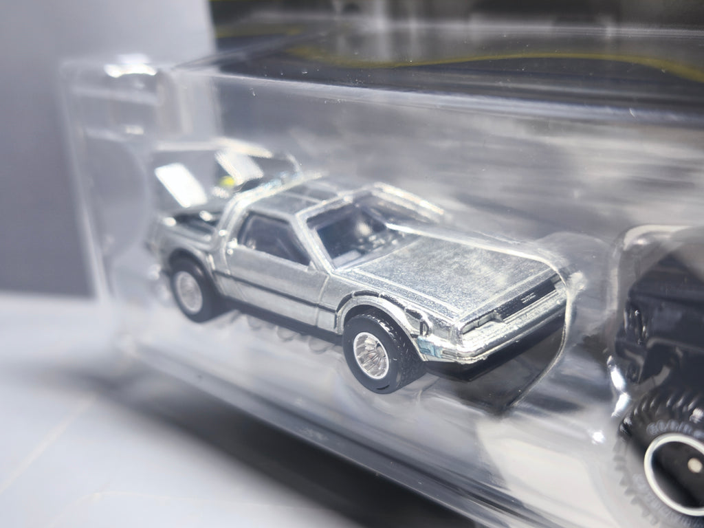 Hot Wheels Premium 2-pack BTTF time machine 1987 Toyota Pickup (Cart)