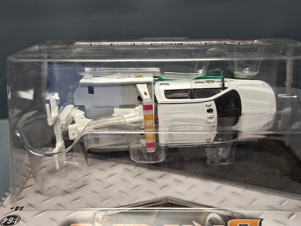 Greenlight Dually Drivers 2018 Ram 3500 Dually Wrecker Chase Green Wheels (CT05)
