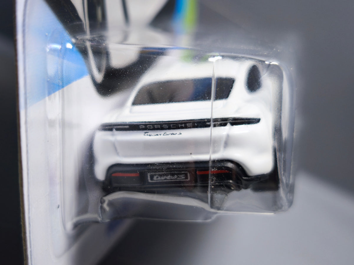 Hot Wheels Porsche Taycan Turbo S 2026-034 (NP36)