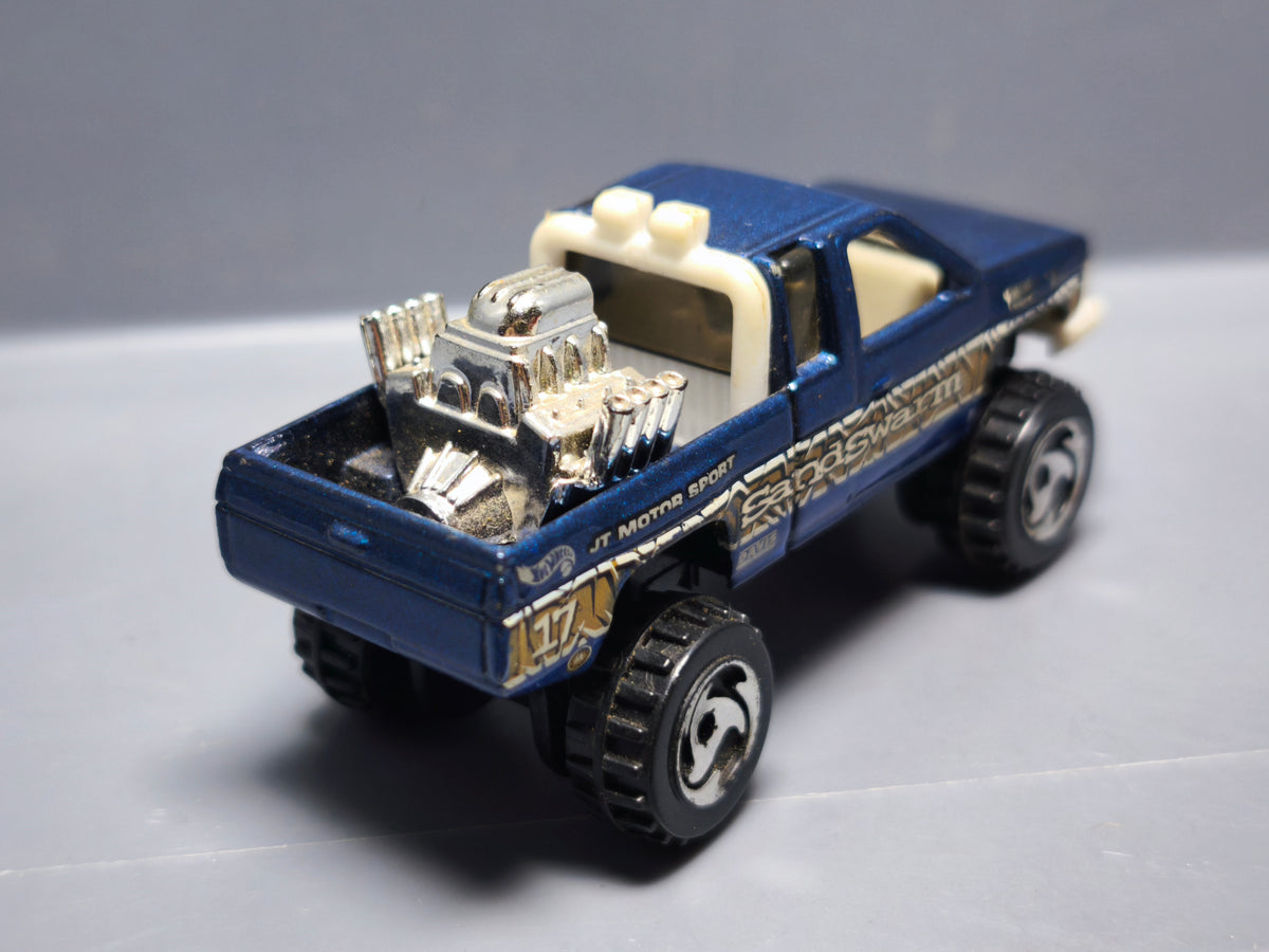 Hot Wheels Nissan hardbody 1999 multipack  (A16)