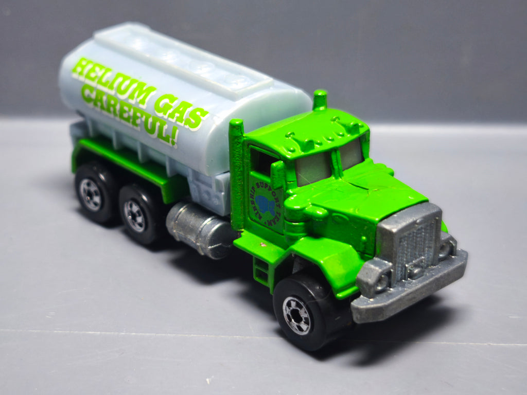Hot Wheels 1994 multipack  Peterbilt Tank truck   (A33)