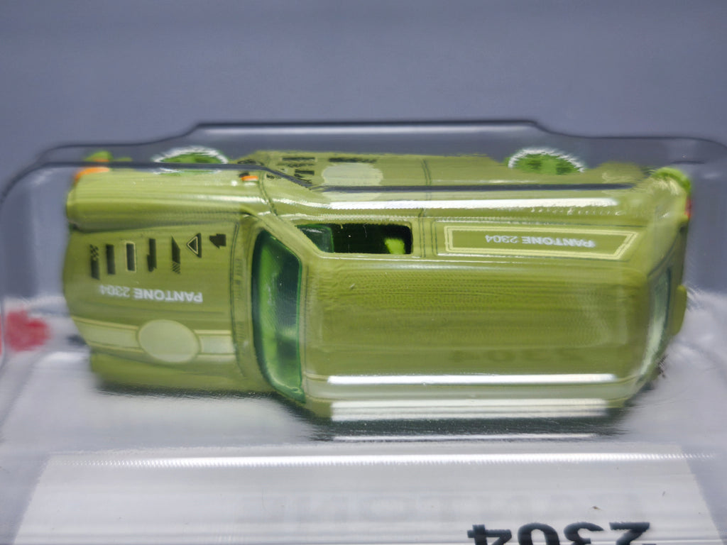 Hot Wheels 2026 Pantone Mix B '69 Volkswagen Squareback (NP52)