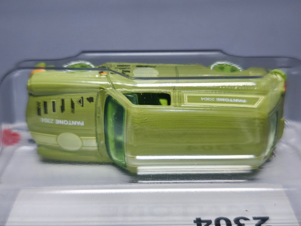 Hot Wheels 2026 Pantone Mix B '69 Volkswagen Squareback (NP52)