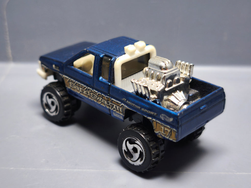 Hot Wheels Nissan hardbody 1999 multipack  (A16)