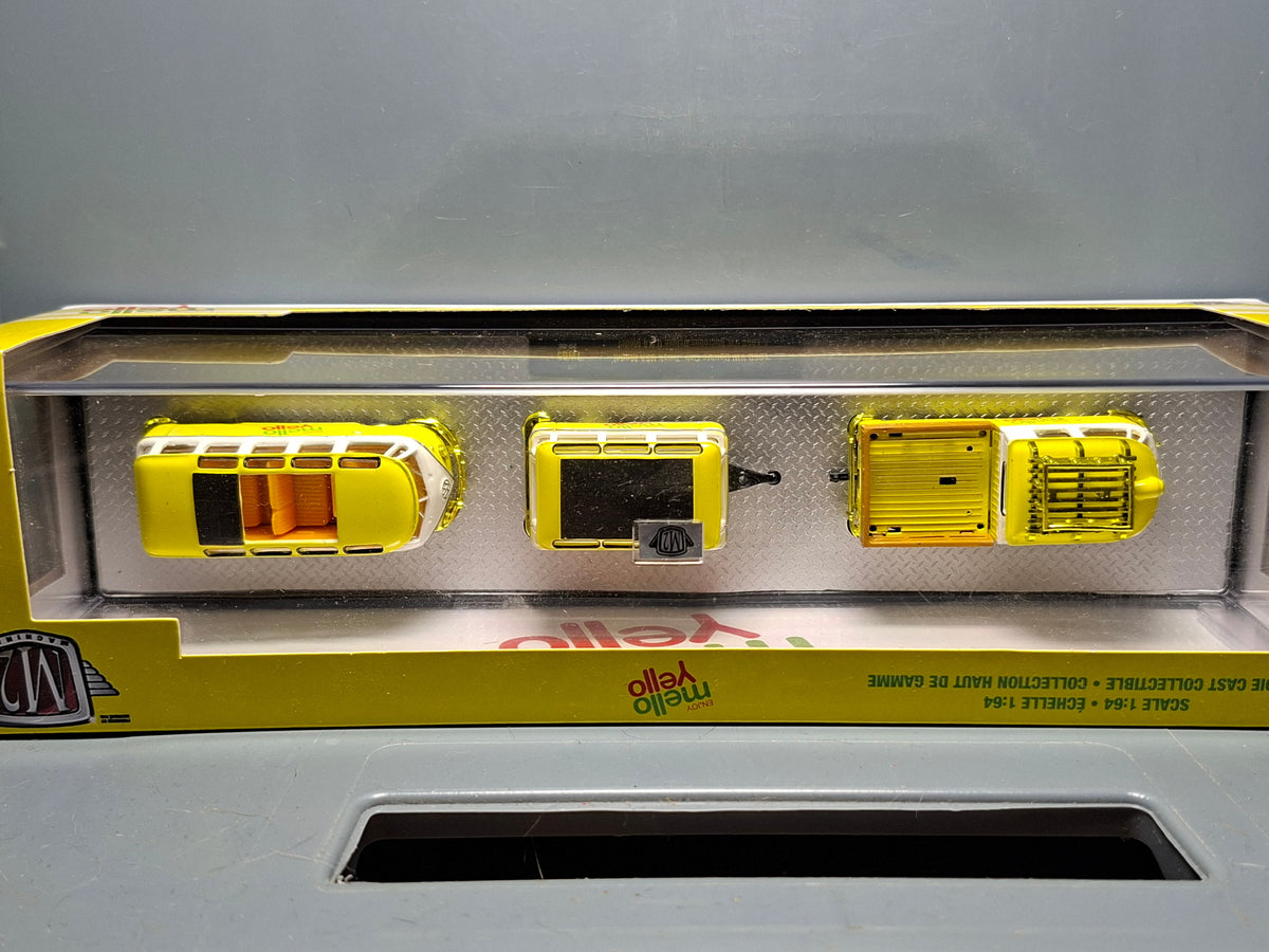 M2 Machines Coca Cola Mello Yello Volkswagen Double Cab Microbus Chase (CT08)