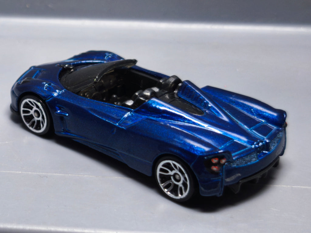 Hot Wheels 17 pagani huayra roadster  2017-290 (A18)