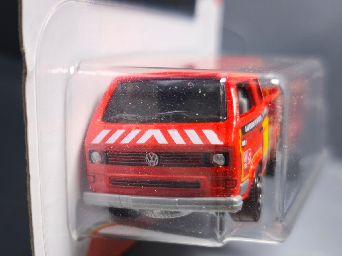 Matchbox Série France '90 Volkswagen Transporter Crew Cab avec détail benne (NP51)