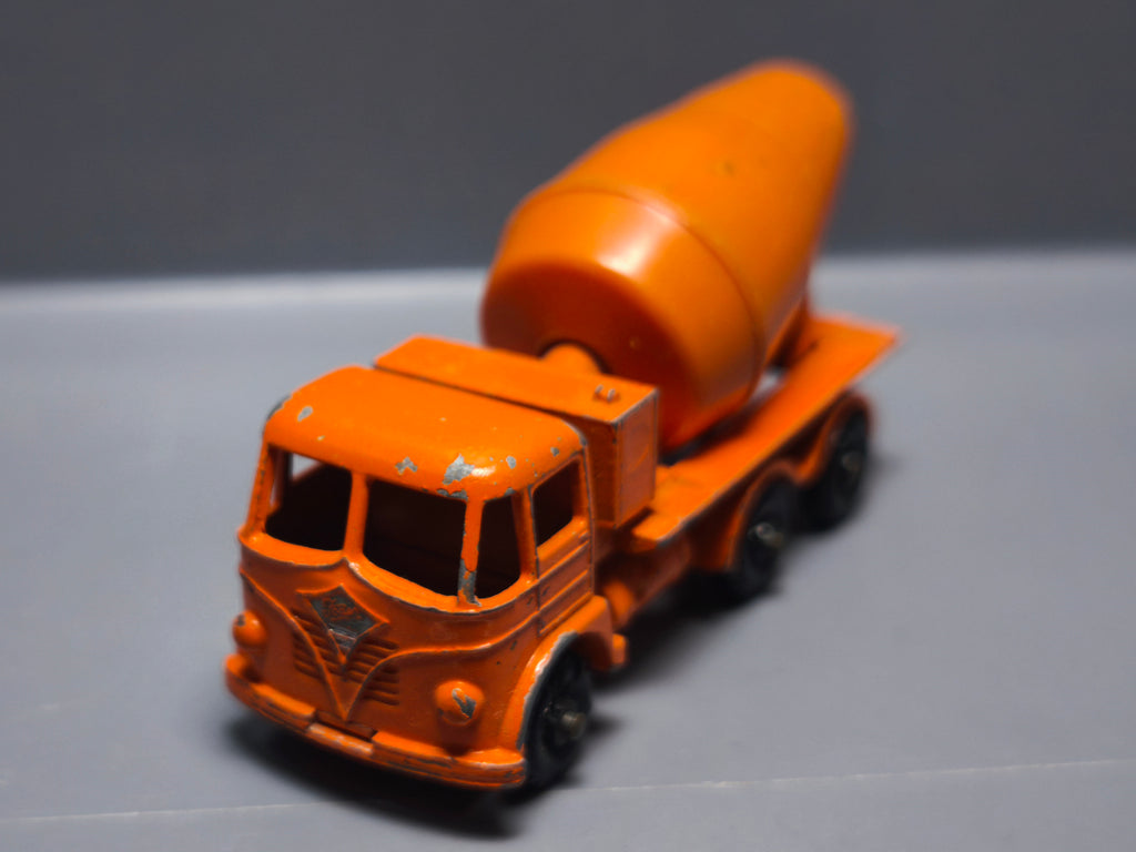 Matchbox lesney  Foden cement truck version roues noires   (A21)