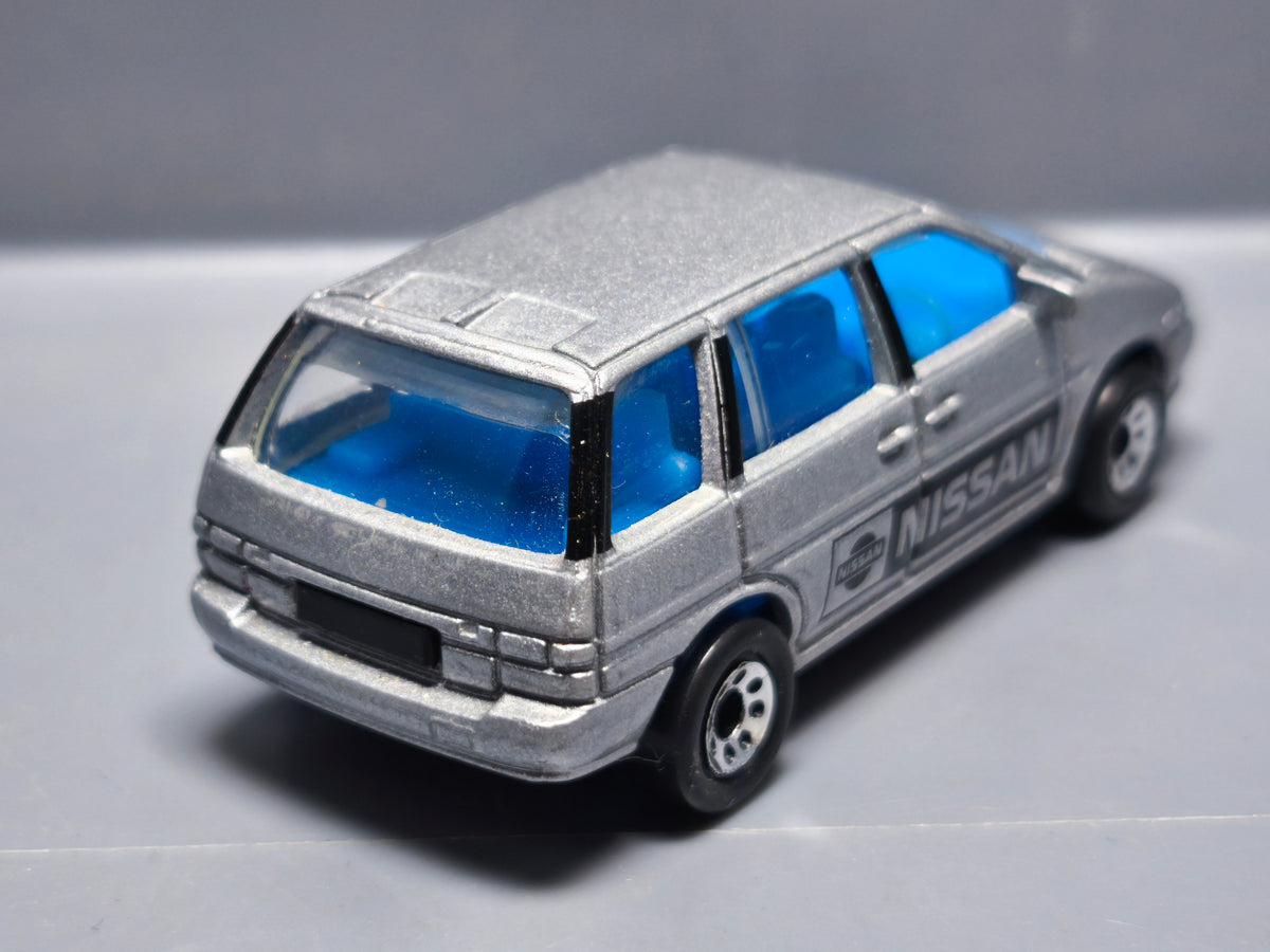 Matchbox 1992/93 mainline  Nissan prairie  (A30)