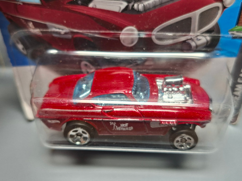 Hot Wheels Volvo p1800 gasser 2023-001 (NP28)