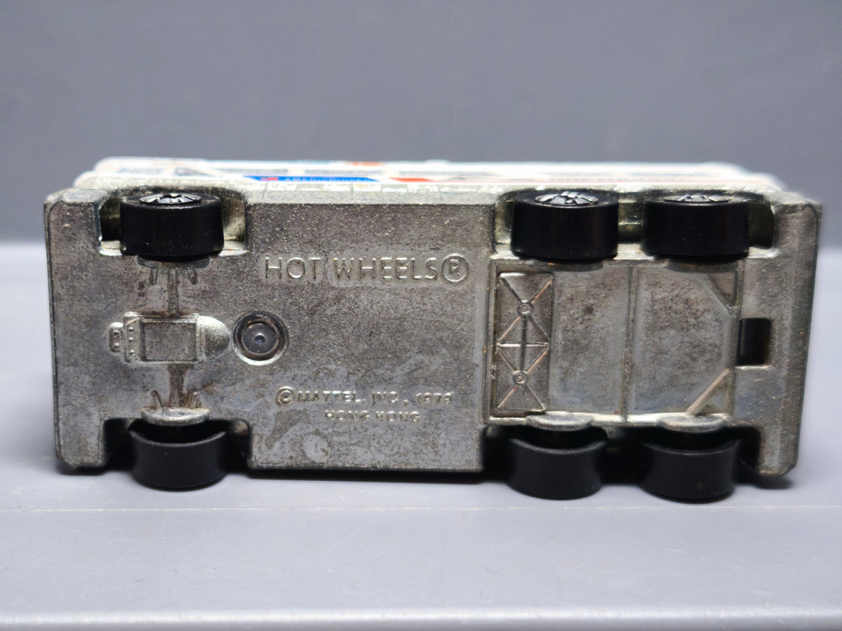 Hot Wheels Greyhound MC-8 1980 Hong Kong   (A19)