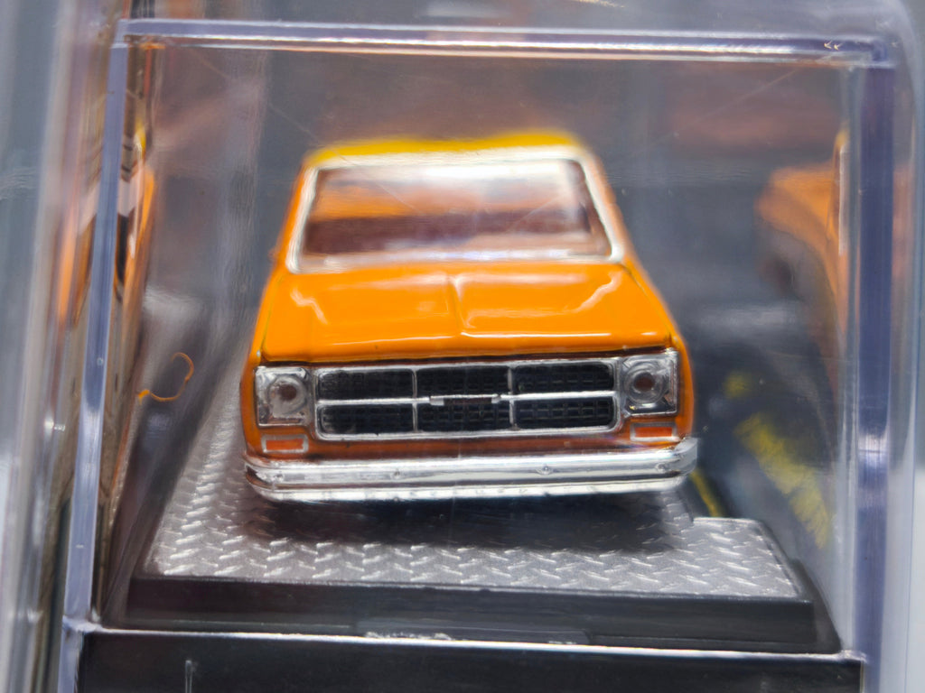 M2 Machines 1976 GMC Sierra Grande 15 Orange Slice(NG10)