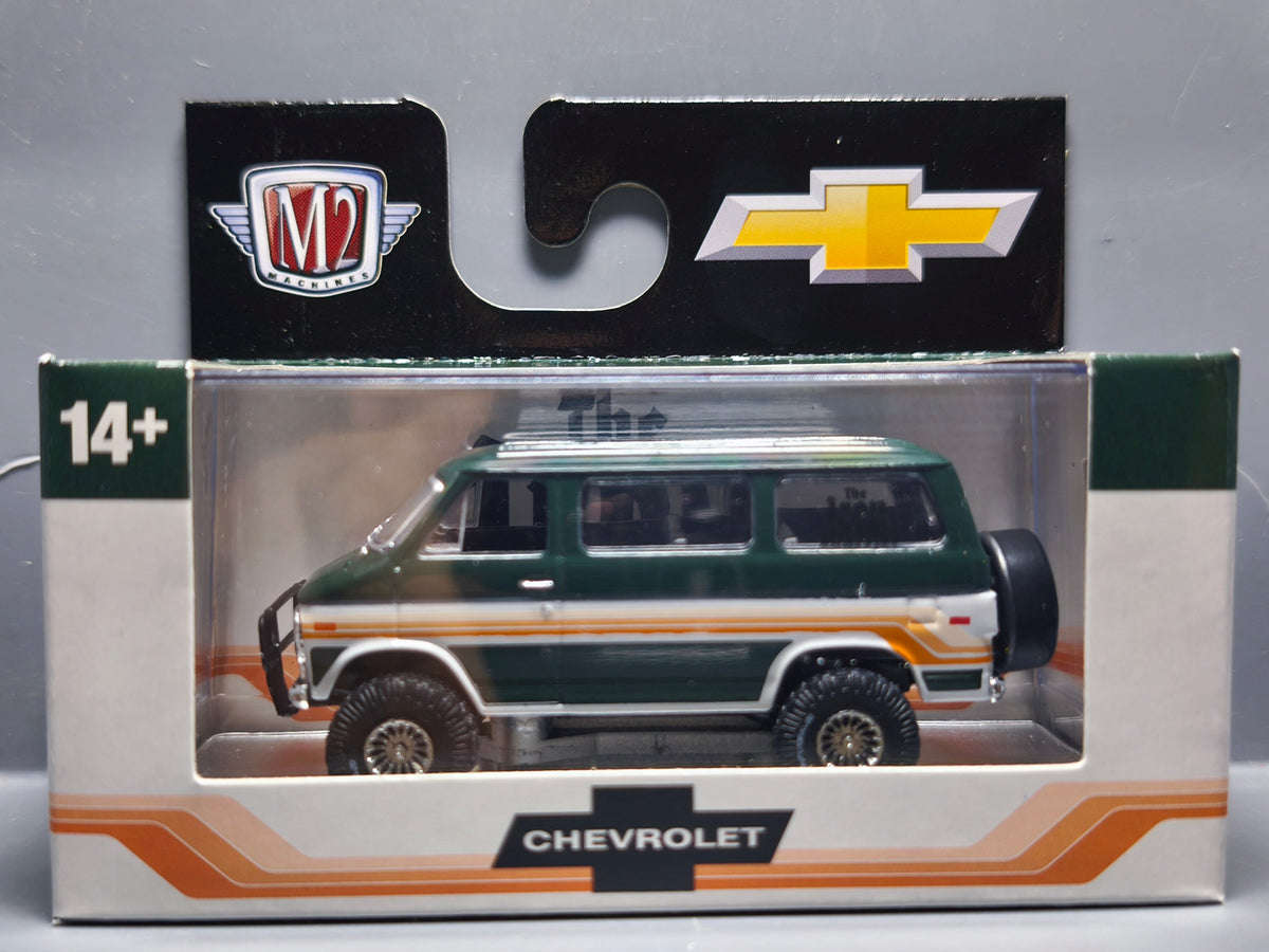 M2 Machines 1971 Chevrolet van beauville 4X4 R104 25-85 (NP08)