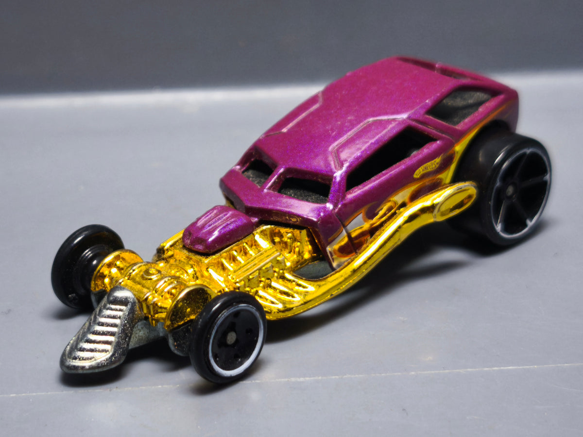 Hot Wheels 2010 mystery Surf crate  (A22)