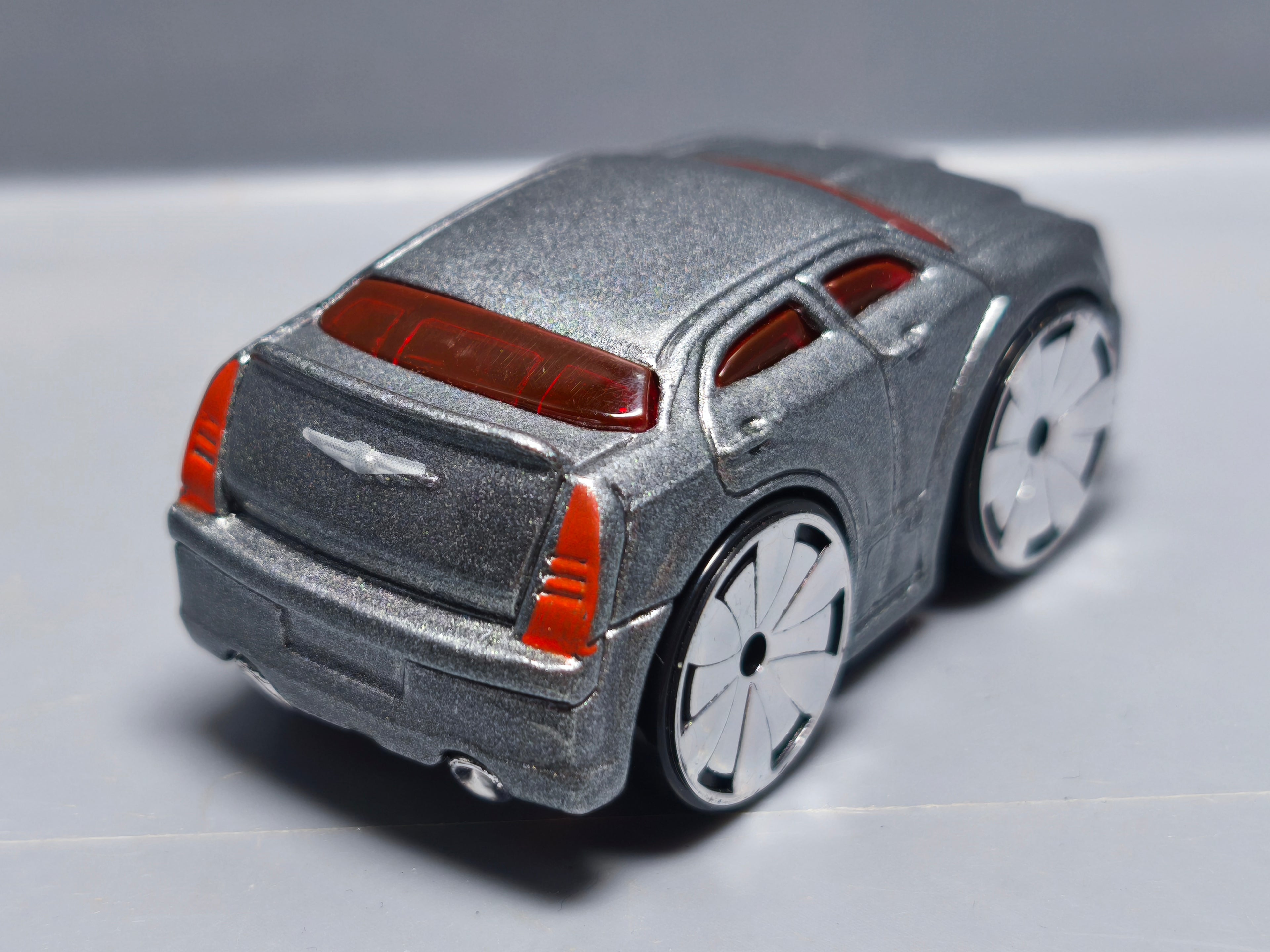 Hot Wheels Chrysler 300C version antibrouillard non peint 2005-031 (A08)