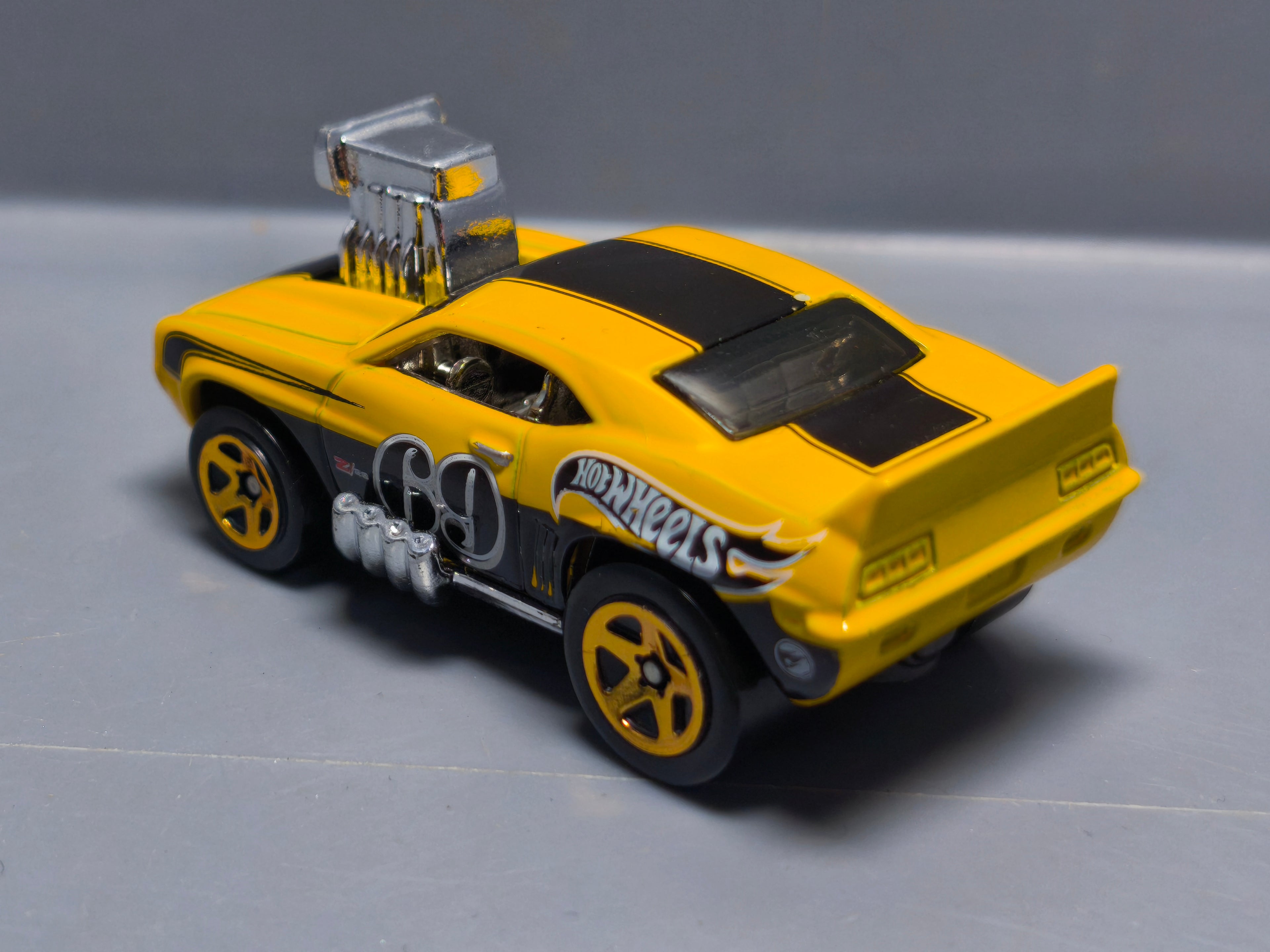 Hot Wheels Treasure Hunt '69 Camaro Z28 2017   (A08)