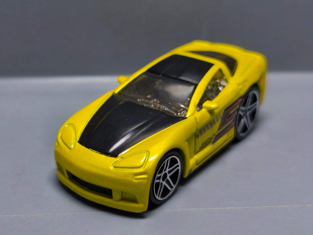 Hot Wheels C6 corvette version avec tampo makuilli racing 2004-099 (A09)