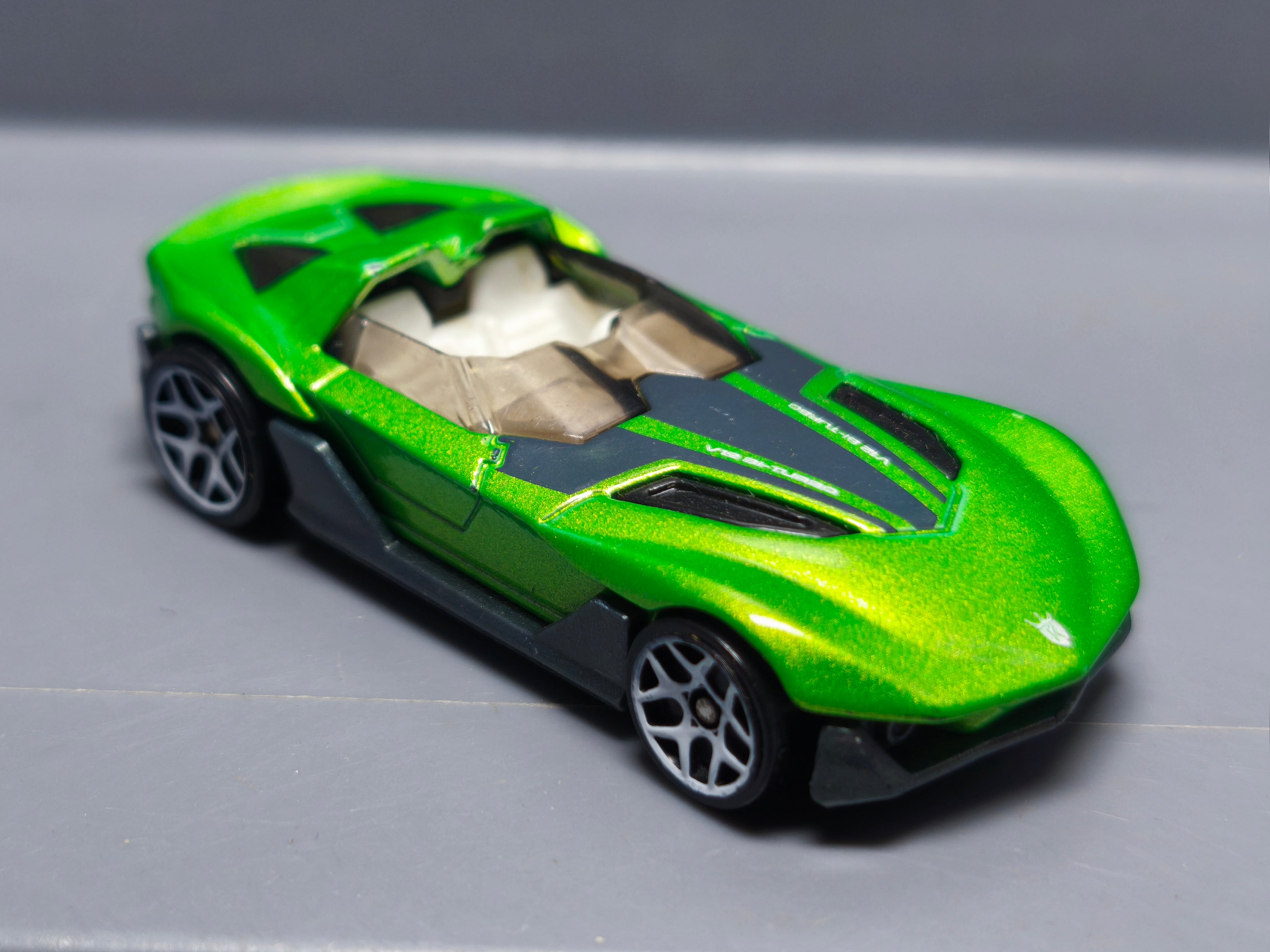 Hot Wheels Yur so fast 2010-016  (A09)