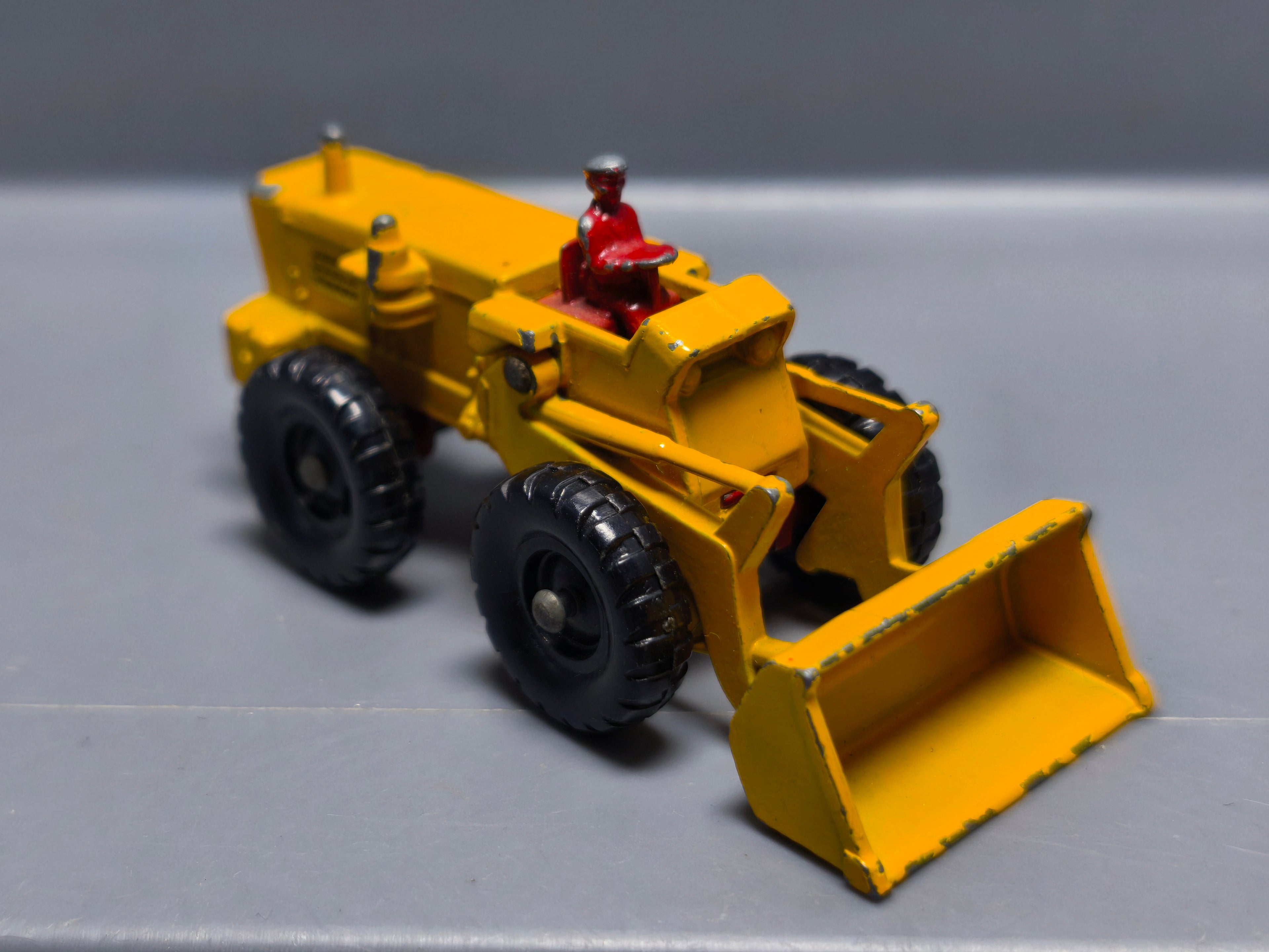 Matchbox lesney  Aveling barford tracter shovel   (A09)