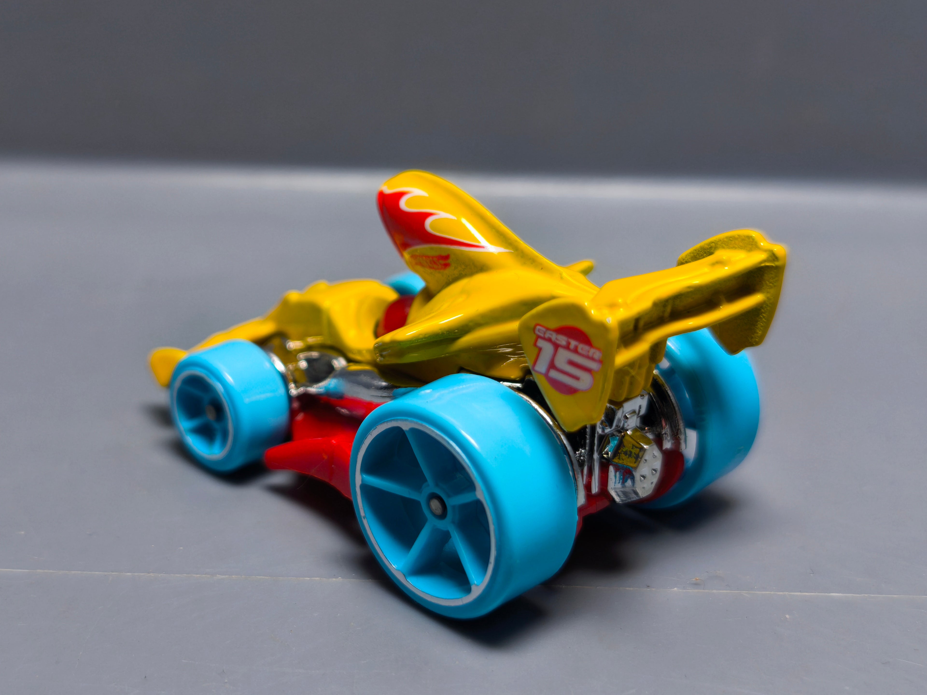 Hot Wheels Tarmac attack Happy Easter  (A09)
