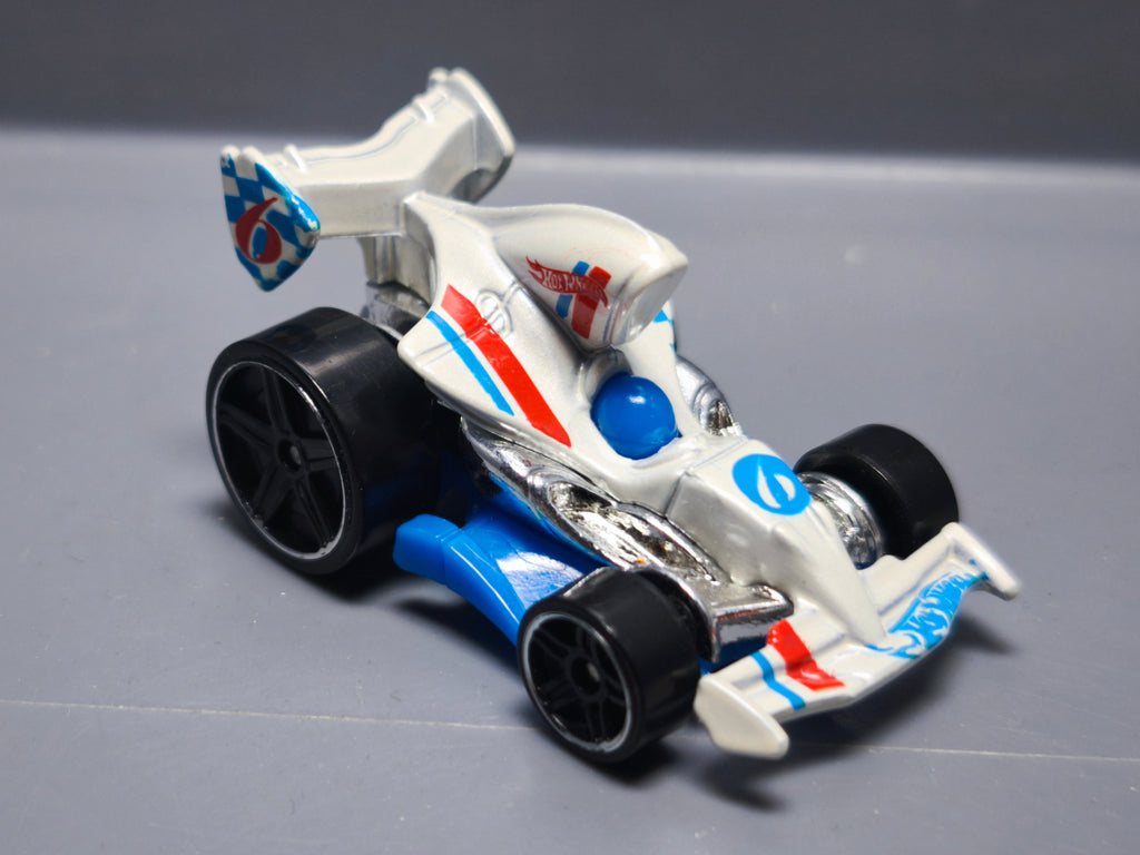Hot Wheels Tarmac attack 2013-130  (A10)