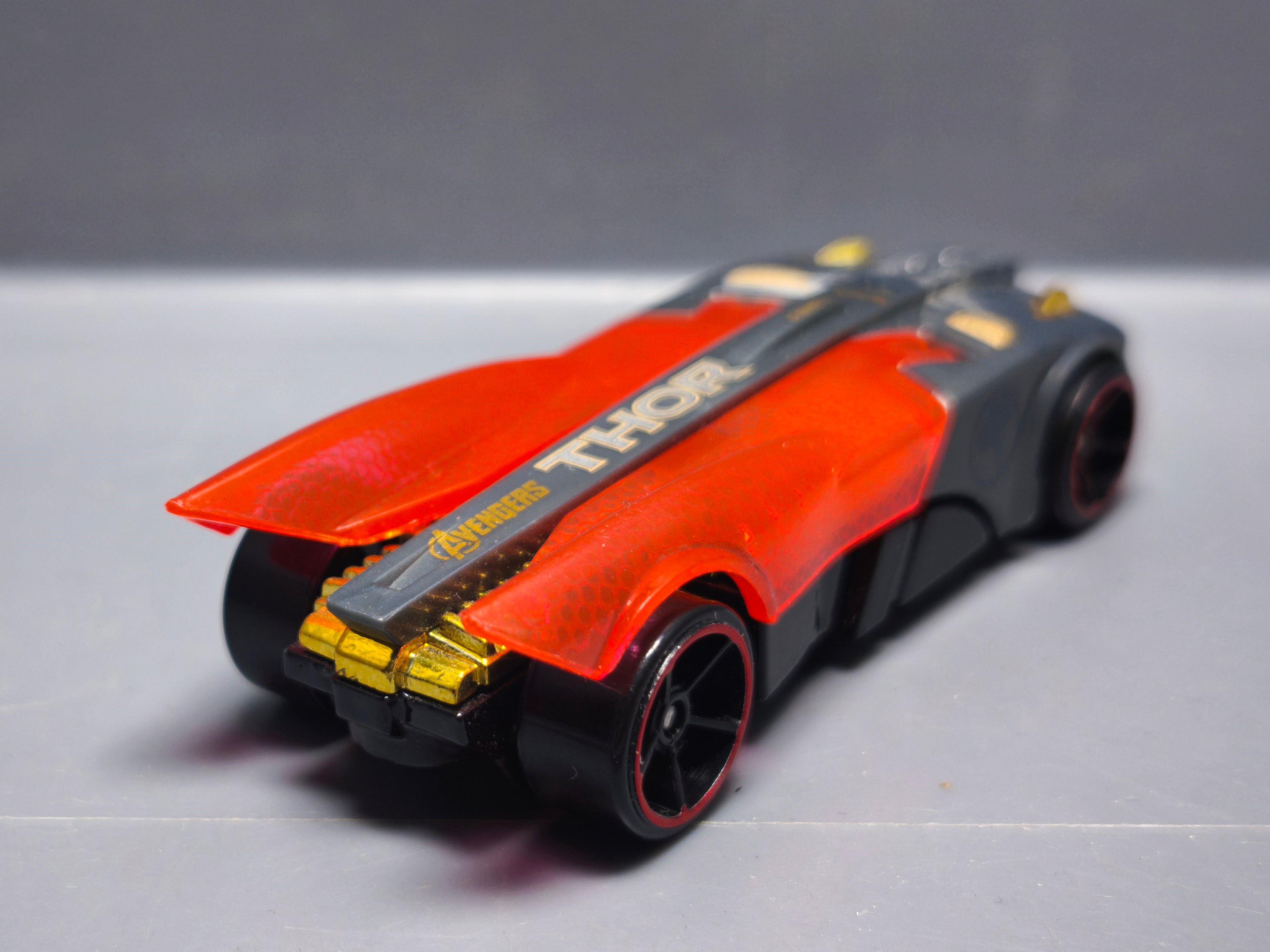 Hot Wheels 2015 avengers  Buzz bomb (A10)