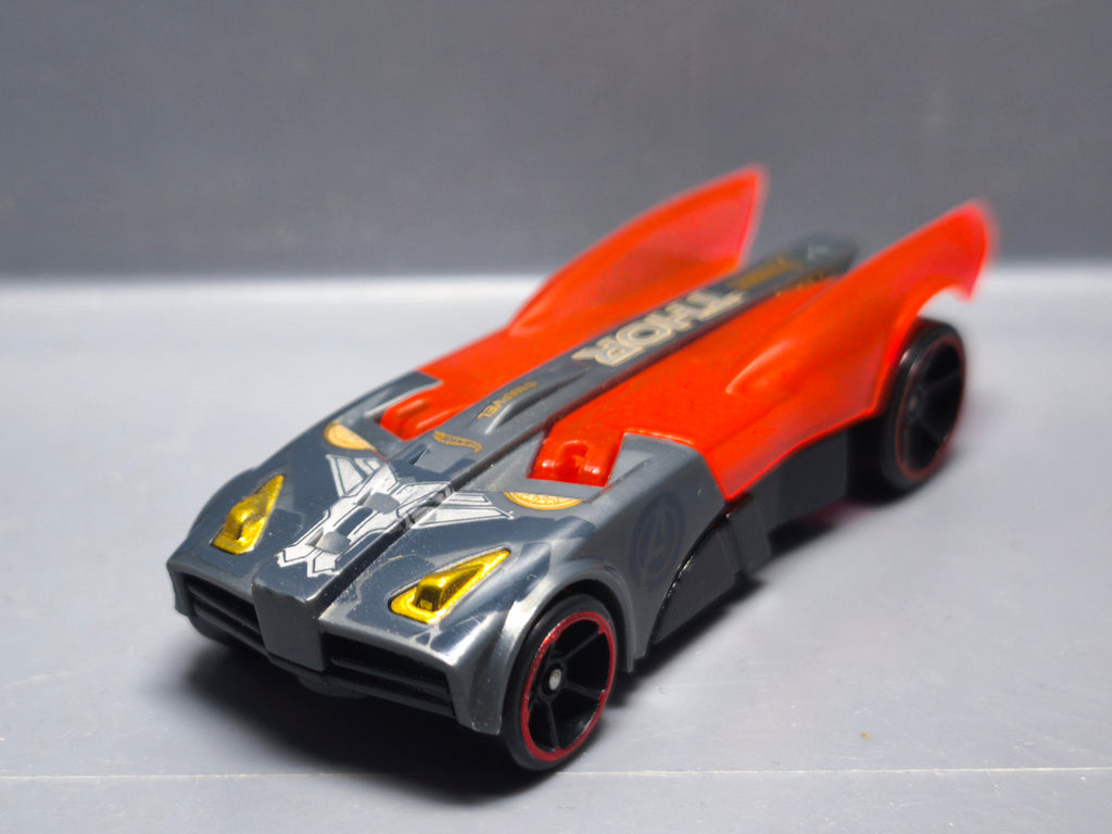 Hot Wheels 2015 avengers  Buzz bomb (A10)