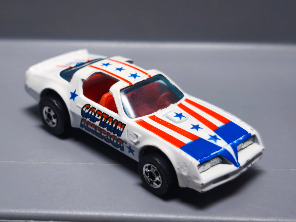 Hot Wheels 1979 the heroes version BW Hot Bird Captain america  (A11)
