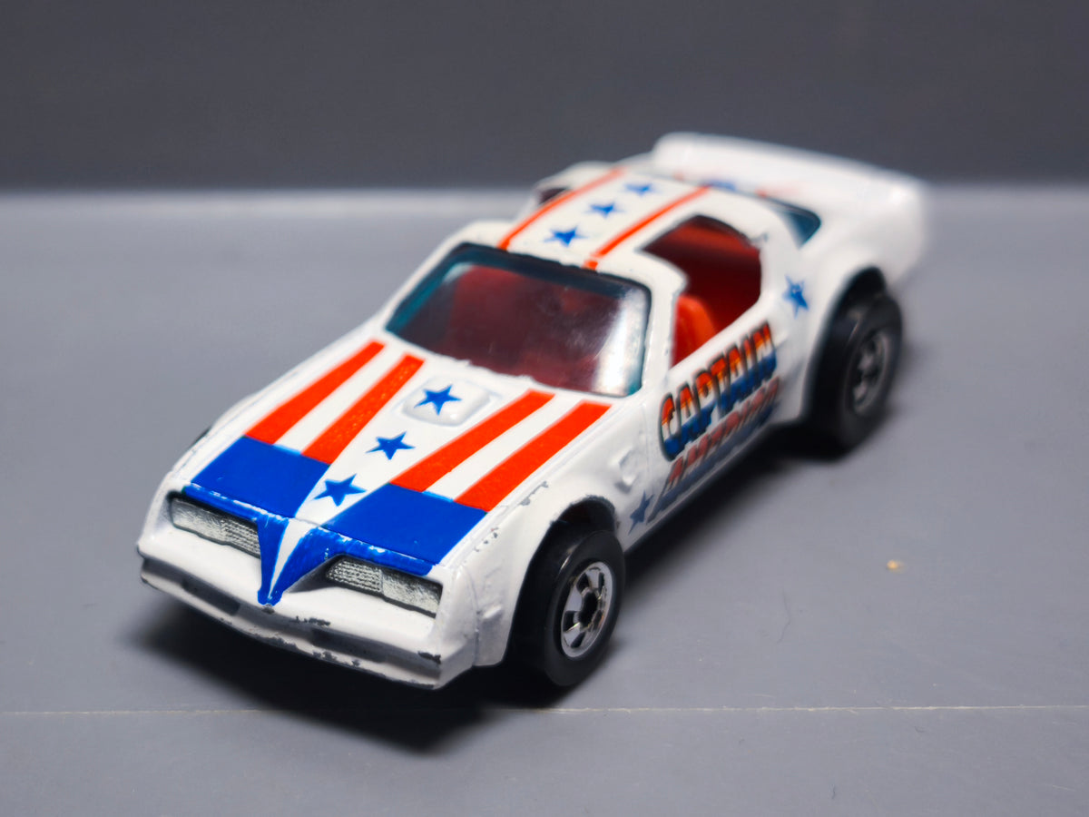 Hot Wheels 1979 the heroes version BW Hot Bird Captain america  (A11)