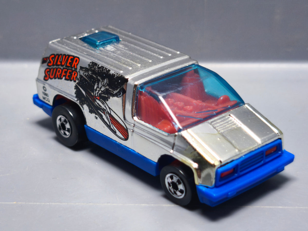 Hot Wheels 1981 the heroes Silver surfer  (A11)
