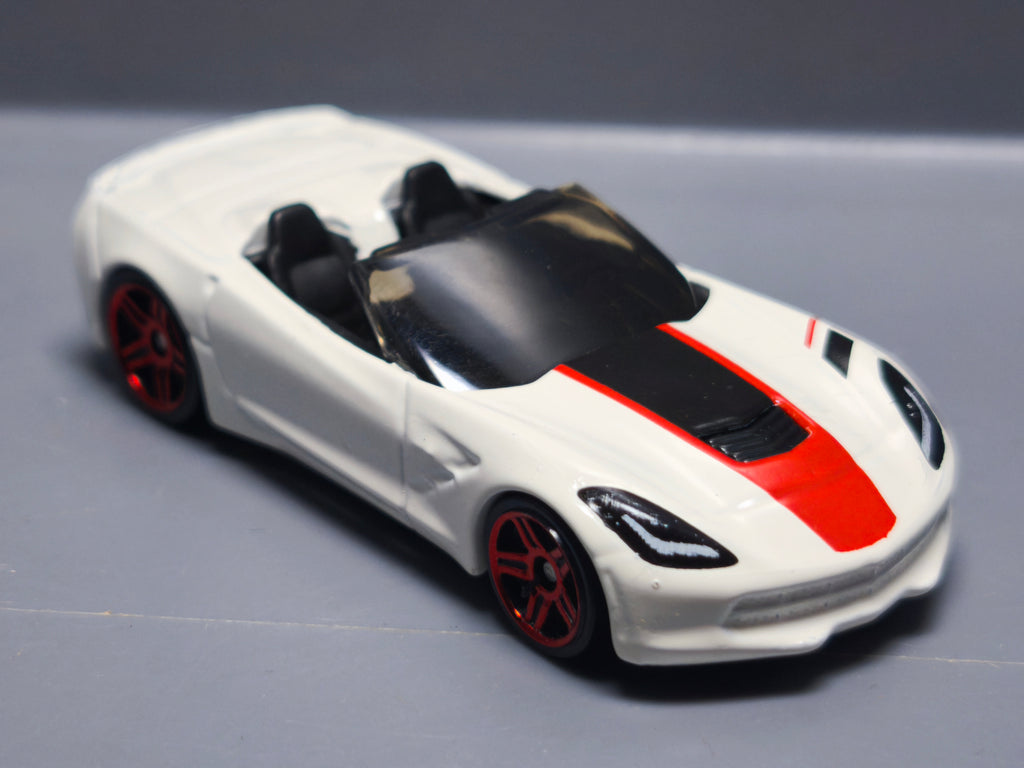 Hot Wheels 14 corvette stingray 2016-107   (A11)
