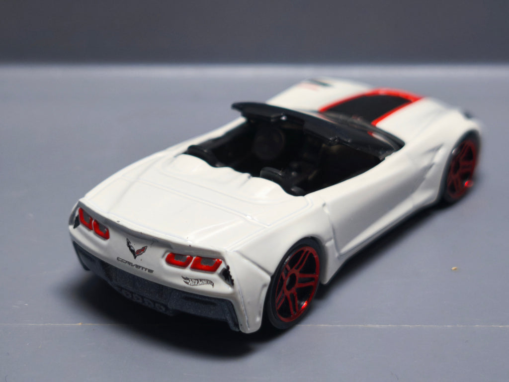 Hot Wheels 14 corvette stingray 2016-107   (A11)