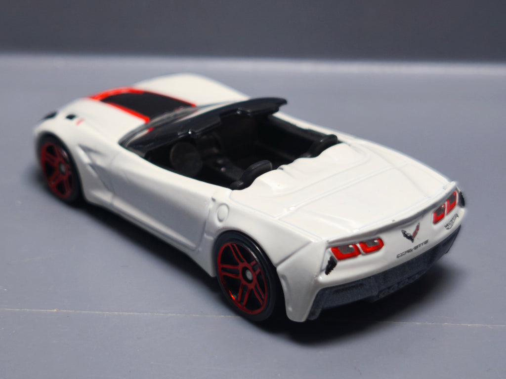 Hot Wheels 14 corvette stingray 2016-107   (A11)